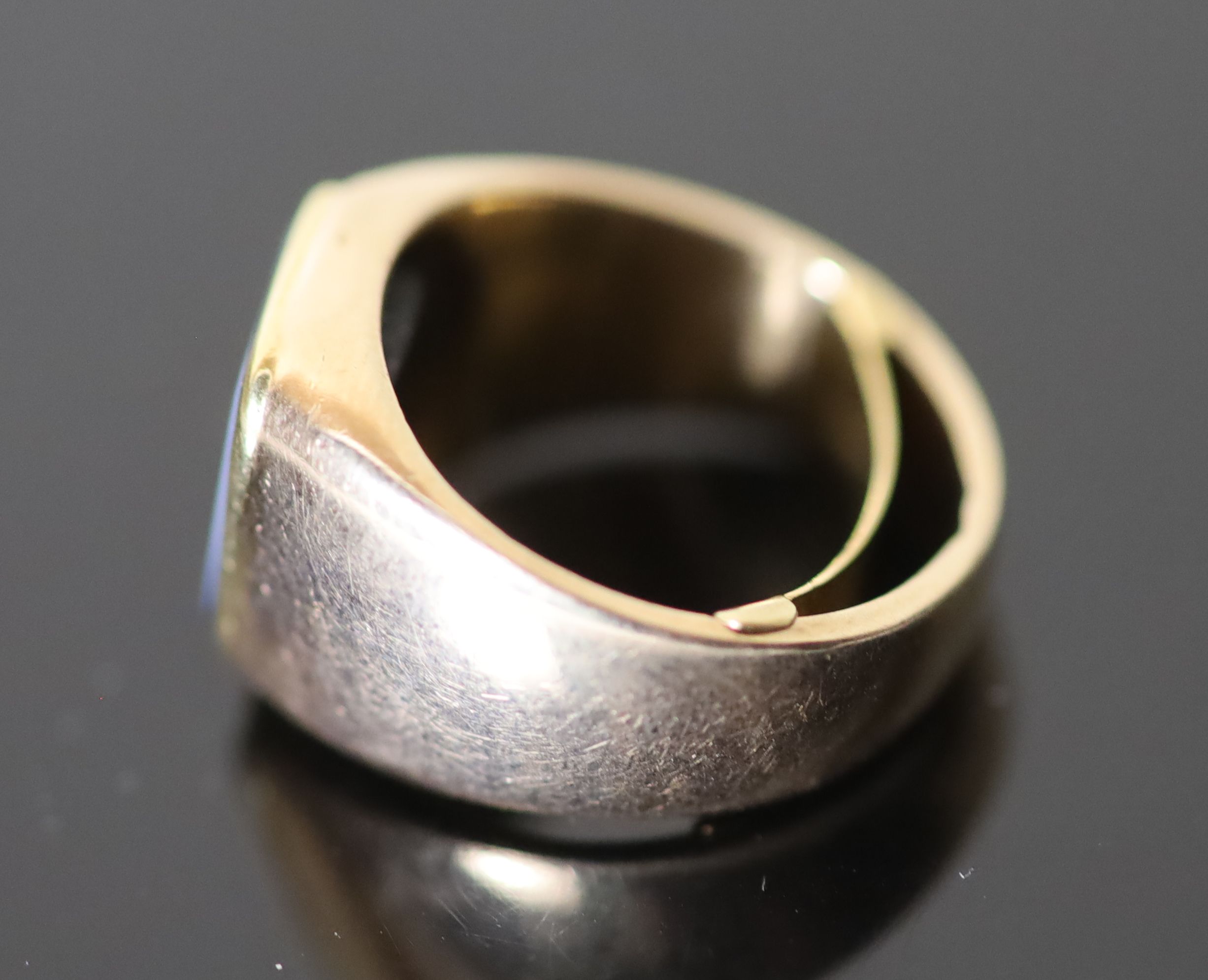 An early 20th century Austro-Hungarian? gold and blue sardonyx set signet ring,